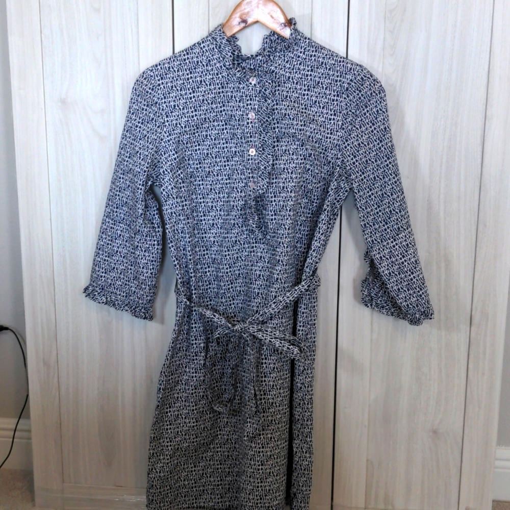 It's a Lilly Navy White Brinkley Shirt Dress - Size 6